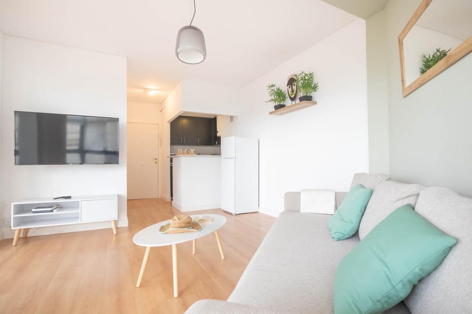 TV and multimedia, Kitchen or kitchenette, Living room, Seating area, Dining area, minibar