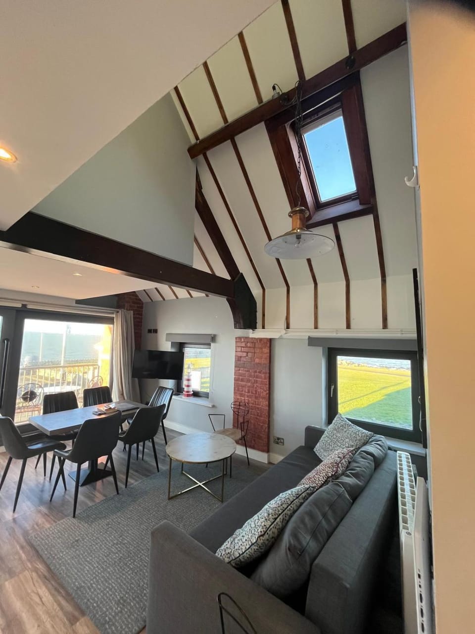 The Lifeboat & Seaview Terrace Apartment in Skerries