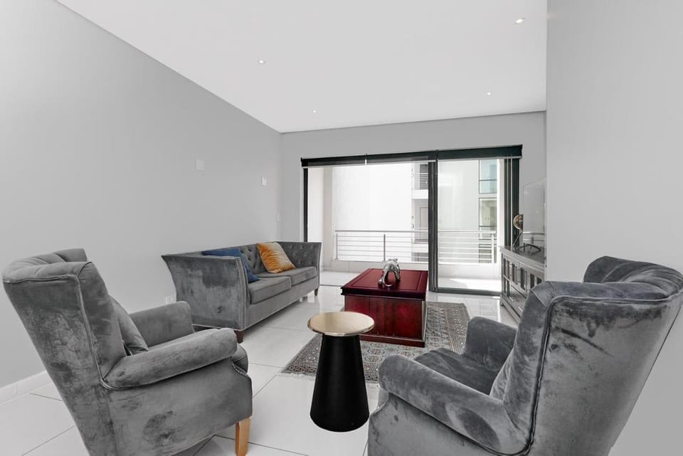 Modern Luxury apartment in Hyde Park, Sandton Apartment in Sandton