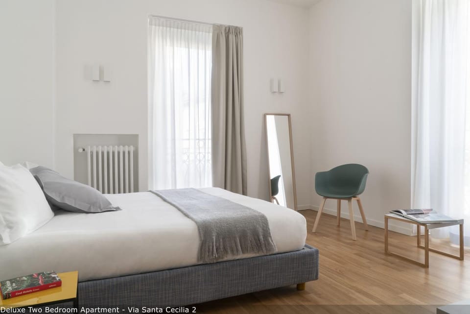 Bed, Living room, Photo of the whole room, Seating area, Bedroom, internet