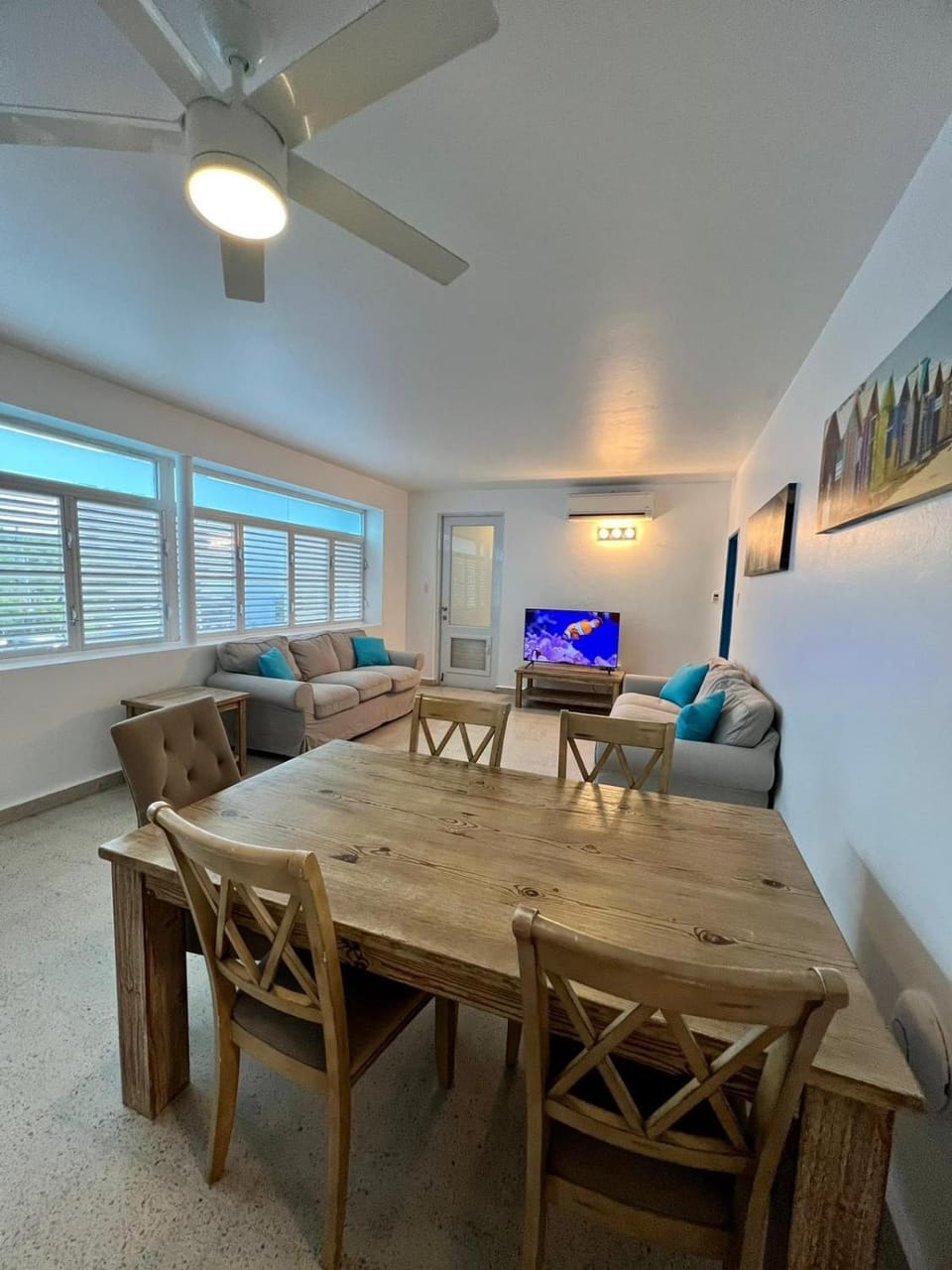 4BR 6 Beds 2 Baths Walk to Condado Beach Apartment in San Juan