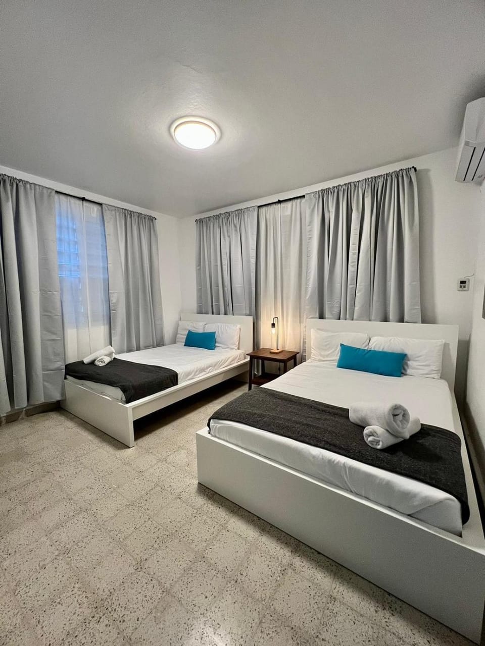 4BR 6 Beds 2 Baths Walk to Condado Beach Apartment in San Juan