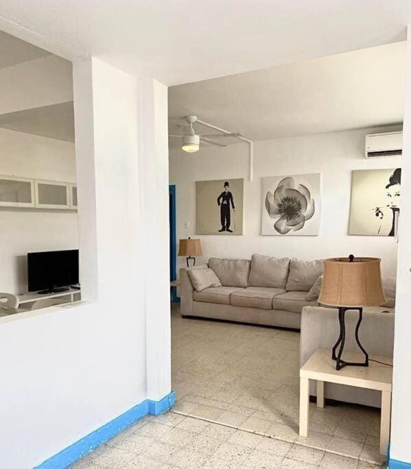 San Juan Gem 7BR-City Views & Onsite Pay Parking! Apartment in San Juan