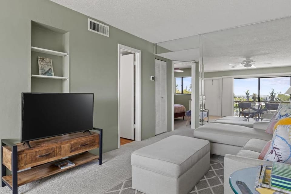 Comfy Waterfront Condo at Tennisplace Sanibel House in Sanibel Island