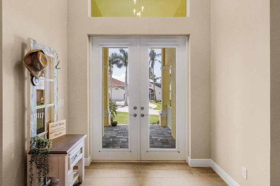 Yacht Club Area, Heated Saltwater pool & Spa -Villa Nana and Papa's Beach House, Cape Coral House in Cape Coral