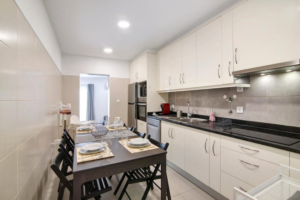 Property building, Kitchen or kitchenette, Living room