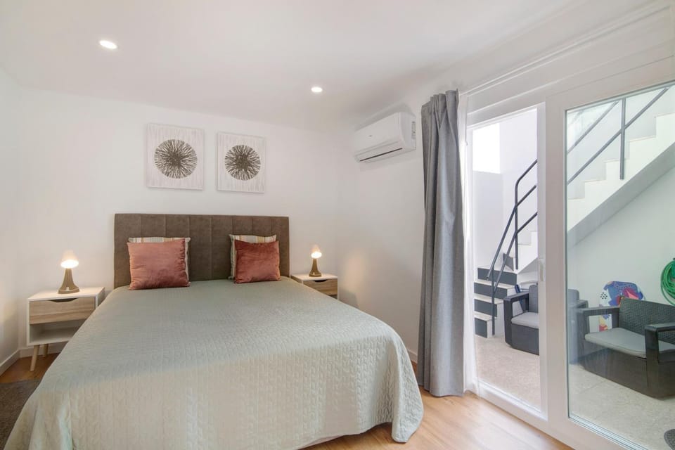 Property building, Living room, Bedroom