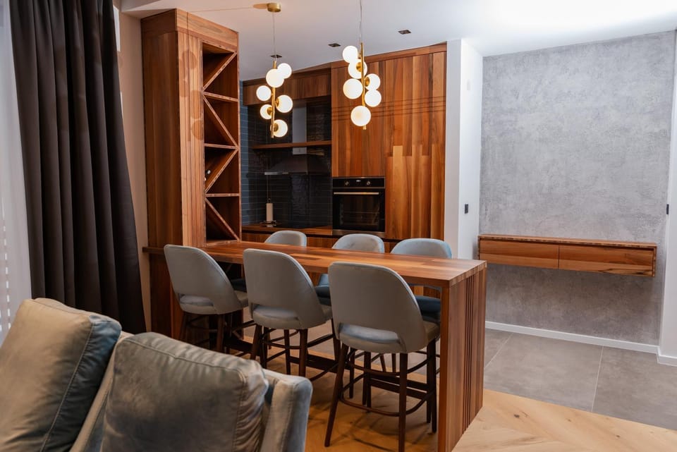 Kitchen or kitchenette, Seating area, kitchen