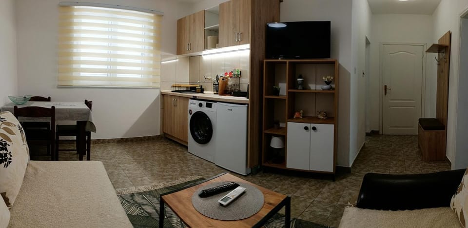 TEA7 apartment Apartment in Dobrota