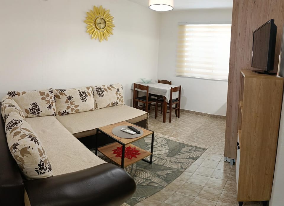 TEA7 apartment Apartment in Dobrota