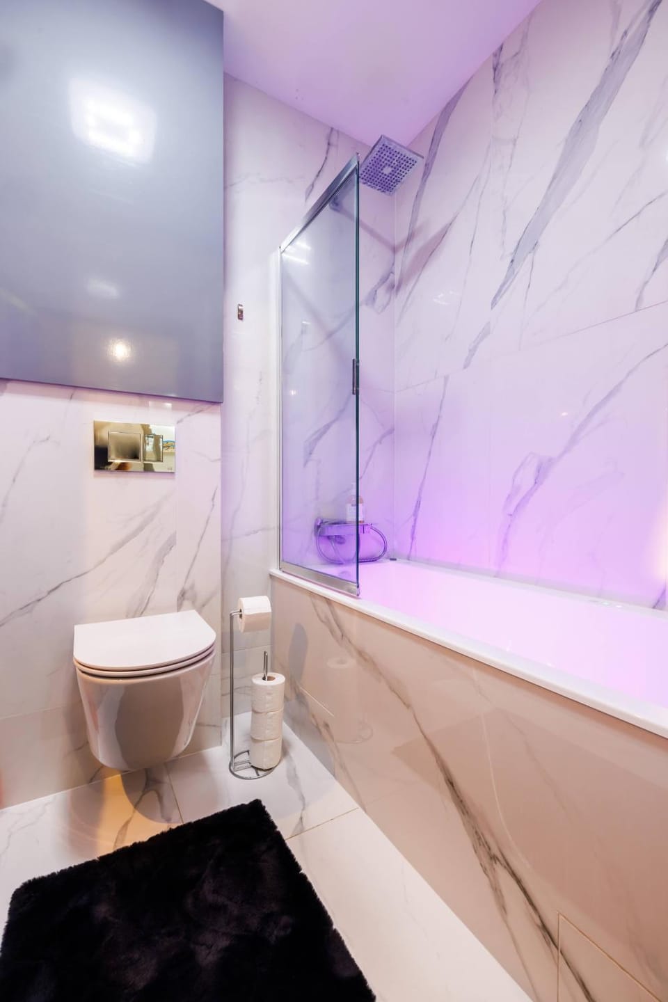 Shower, Toilet, Hot Tub, Bathroom, Bath
