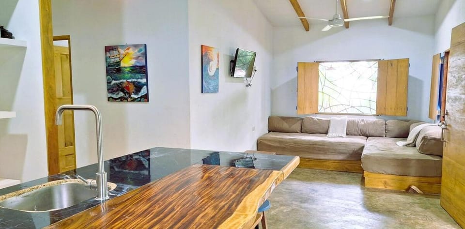TV and multimedia, Lounge or bar