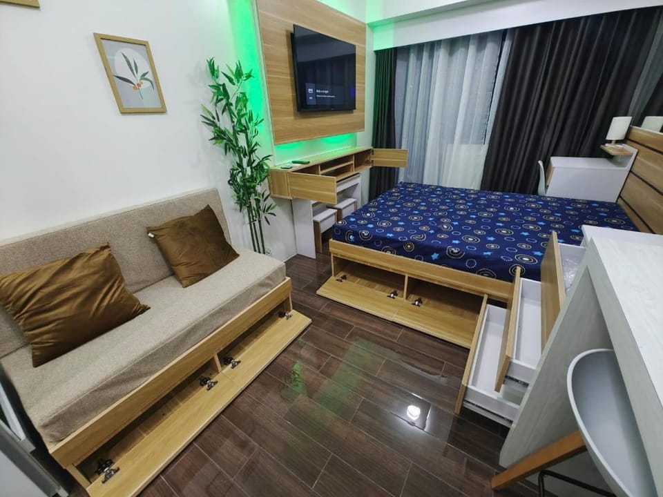 Fresh Air in Heart of Makati Apartment in Pasay