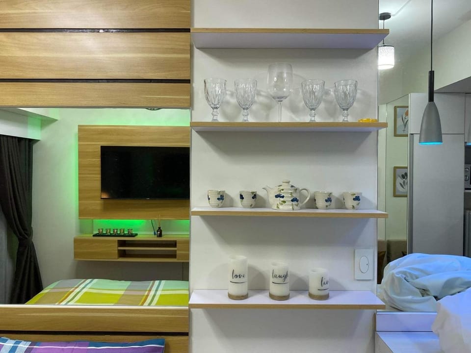 Fresh Air in Heart of Makati Apartment in Pasay
