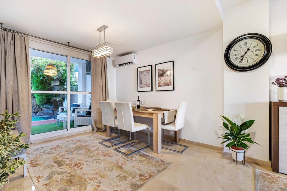 Dining area, Garden view