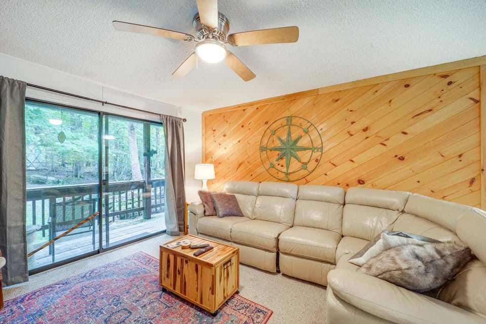 Ski, Hike & Explore! All-Season Condo in Beech Mtn House in Beech Mountain