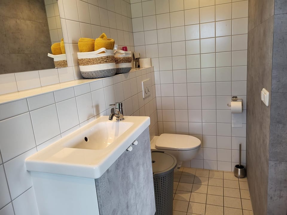 Toilet, Bathroom