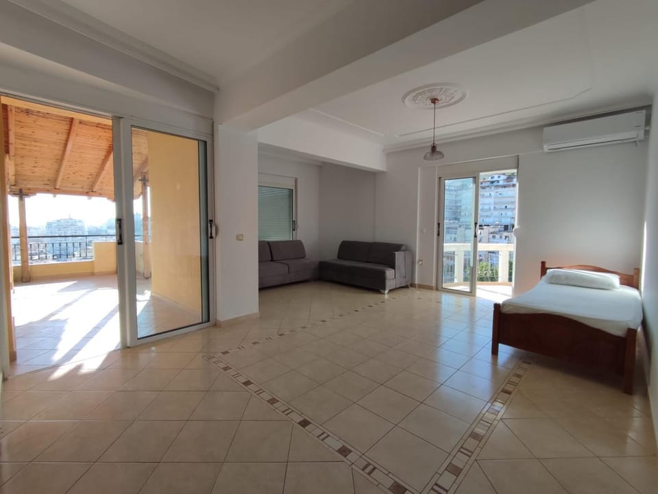 Bed, Living room, Photo of the whole room, Seating area, Bedroom