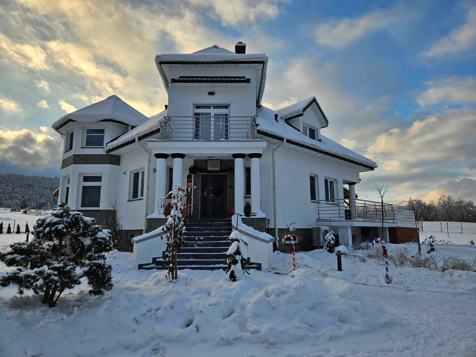 Property building, Natural landscape, Winter
