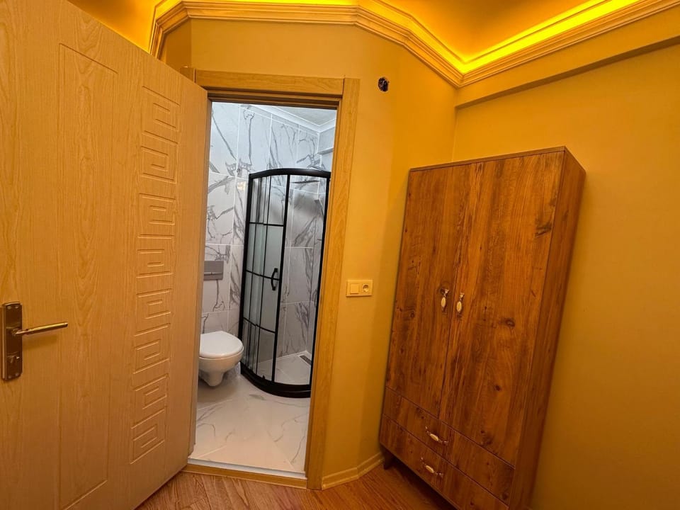 Toilet, Bathroom