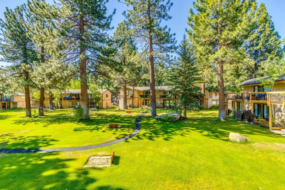 Mammoth Lakes Vacation Rental: 1 Mi to Ski Area! House in Mammoth Lakes