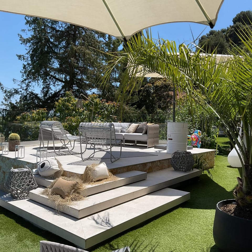 Seating area, Garden view