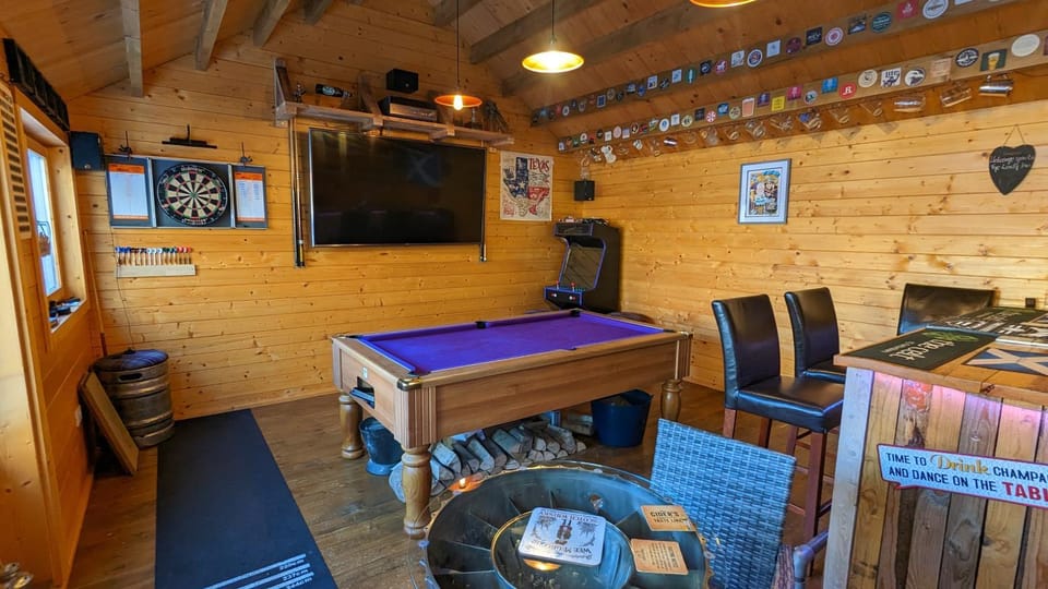 Billiard, Darts, Game Room, Evening entertainment