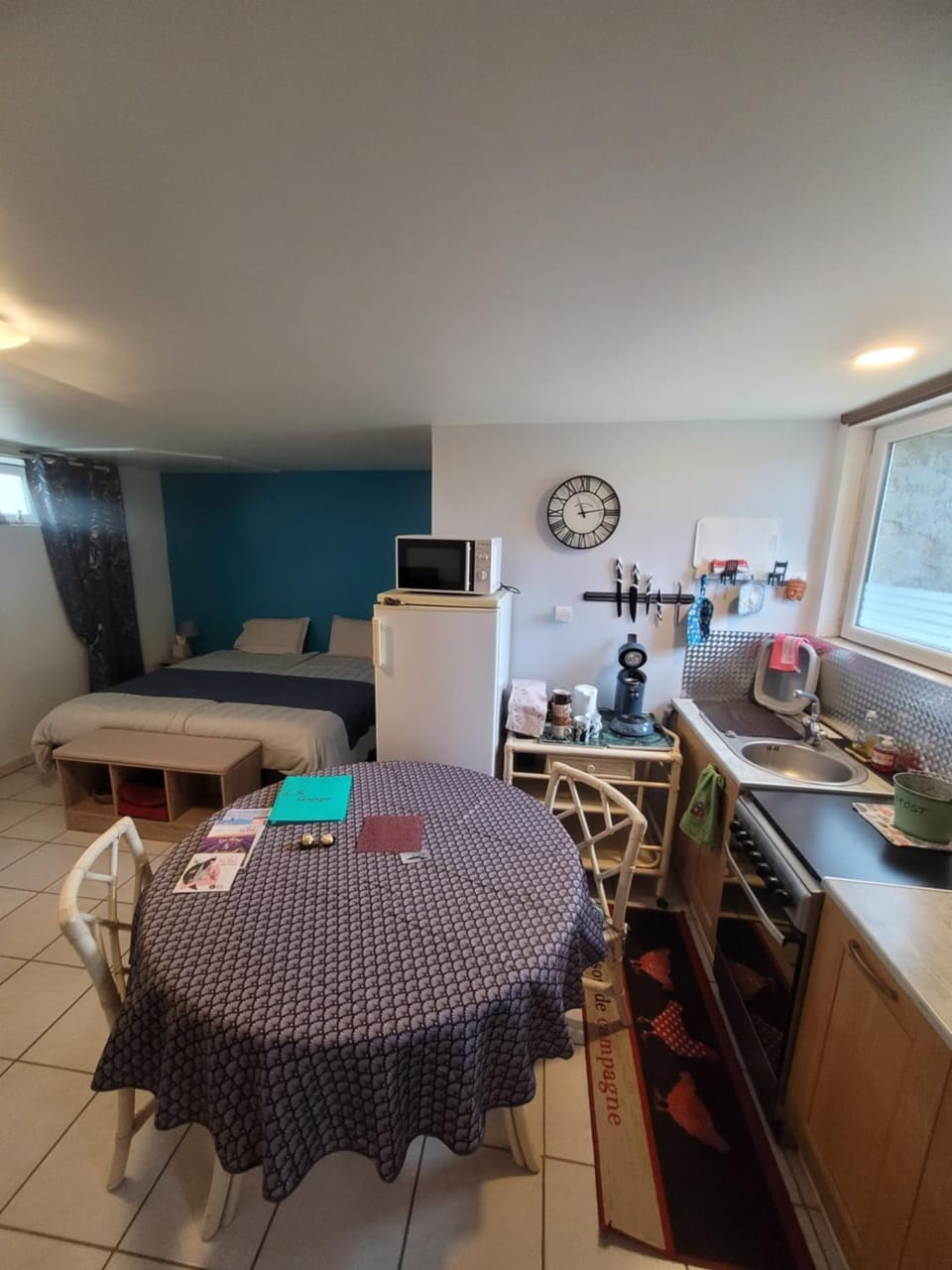 Kitchen or kitchenette, Seating area, Dining area, oven, pet friendly