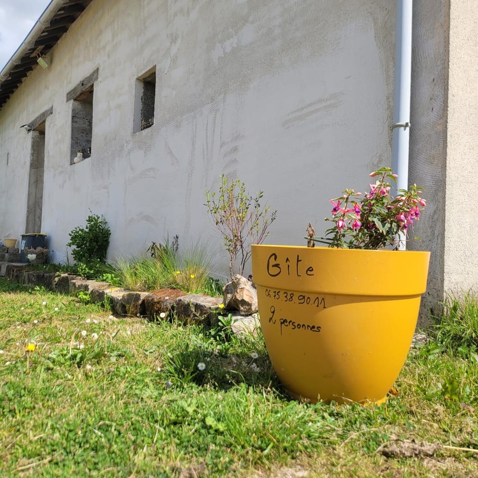 À la campagne, studio 25M2-pour 2p, CALME, wifi, jardin, parking House in Centre-Val de Loire