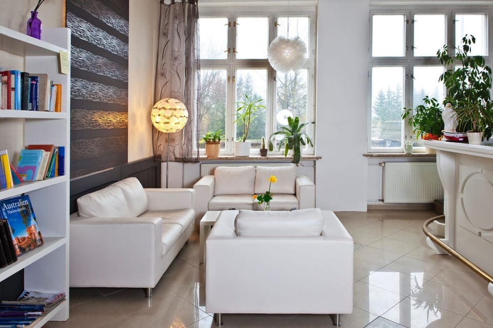 Day, Lobby or reception