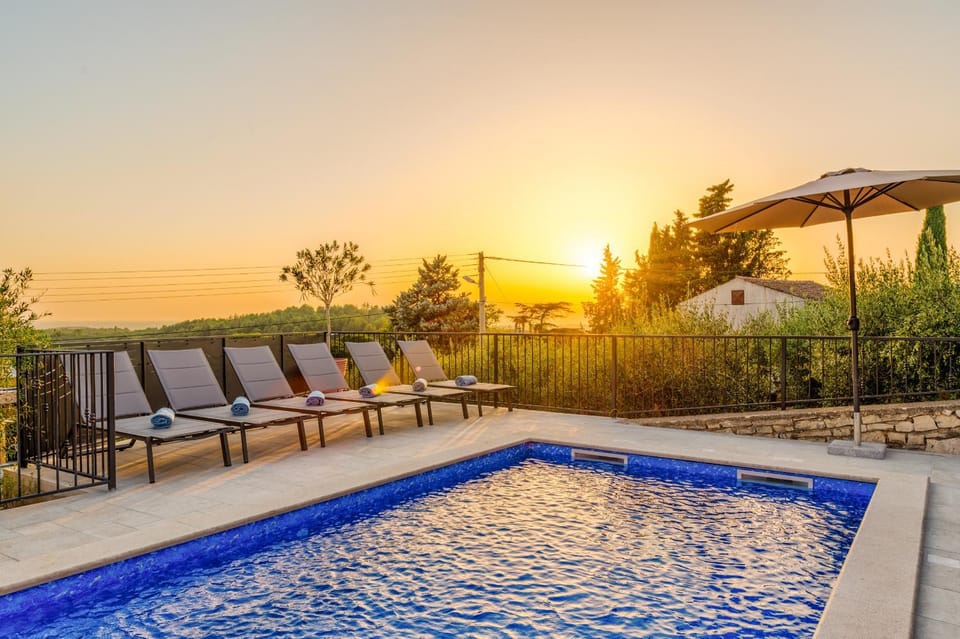 Balcony/Terrace, Swimming pool, Swimming pool