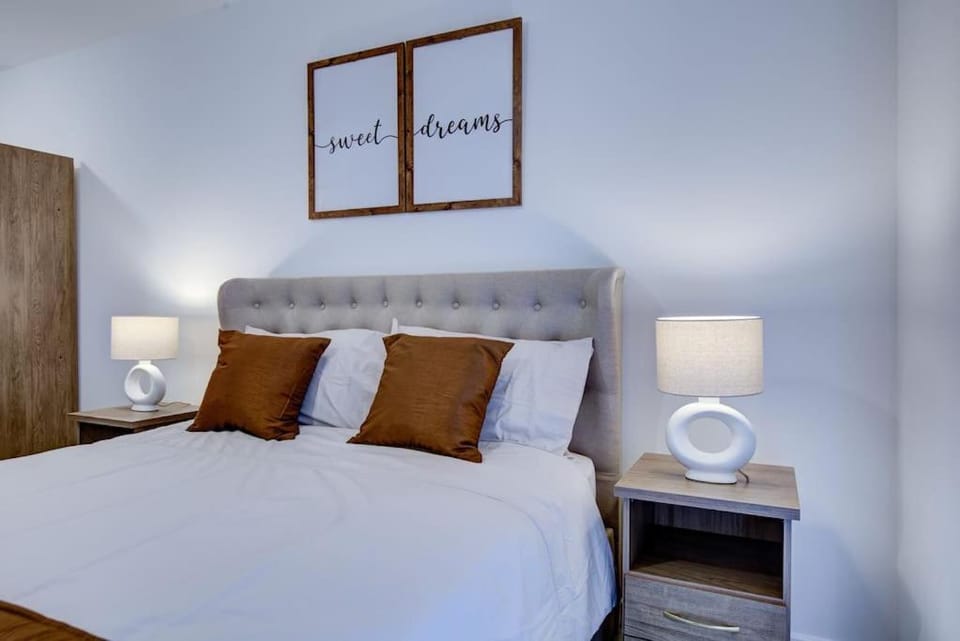 Bed, Bedroom, wardrobe