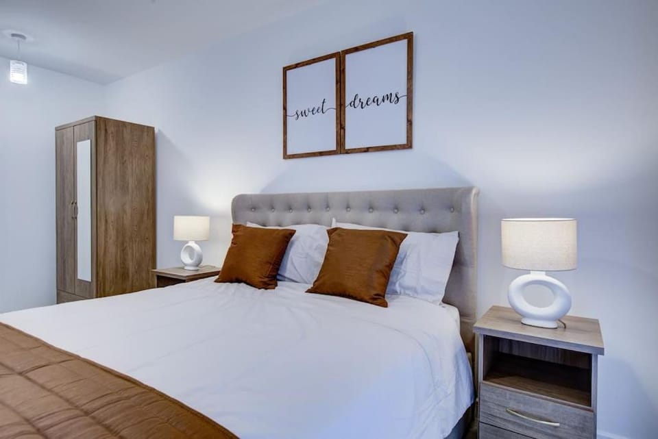 Bed, Bedroom, wardrobe