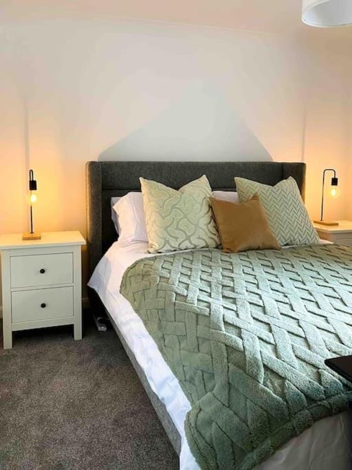 Modern flat near train station with free parking Apartment in Cambridge