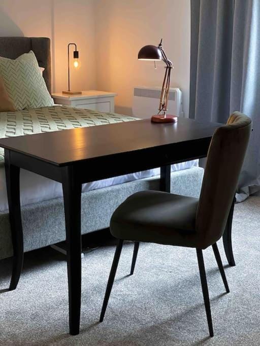 Modern flat near train station with free parking Apartment in Cambridge