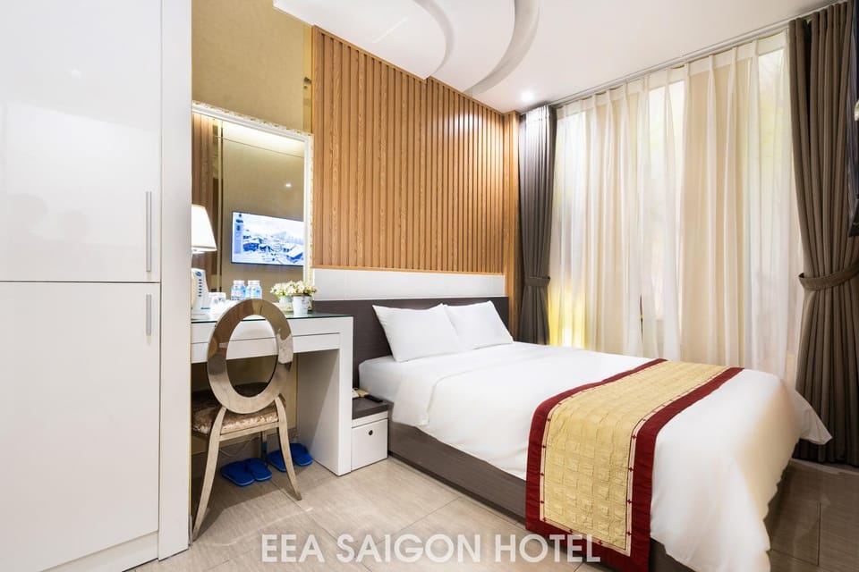 Bed, TV and multimedia, Photo of the whole room, Bedroom, hair dresser