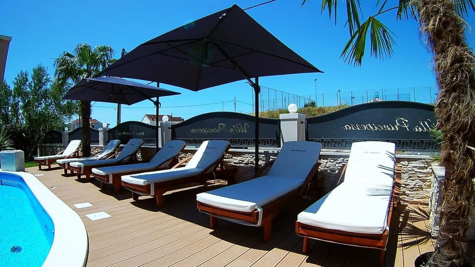 Swimming pool, Swimming pool