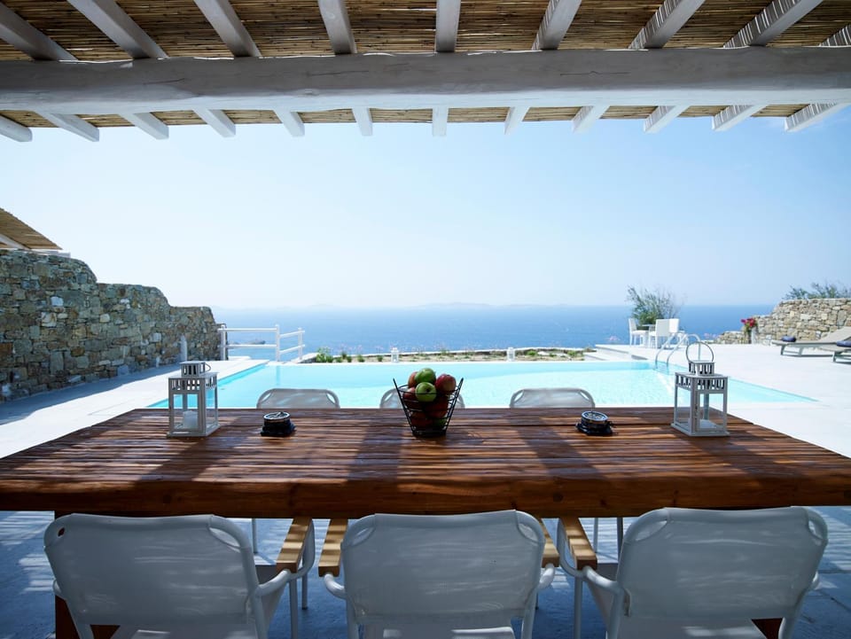 Dining area, Swimming pool, Swimming pool