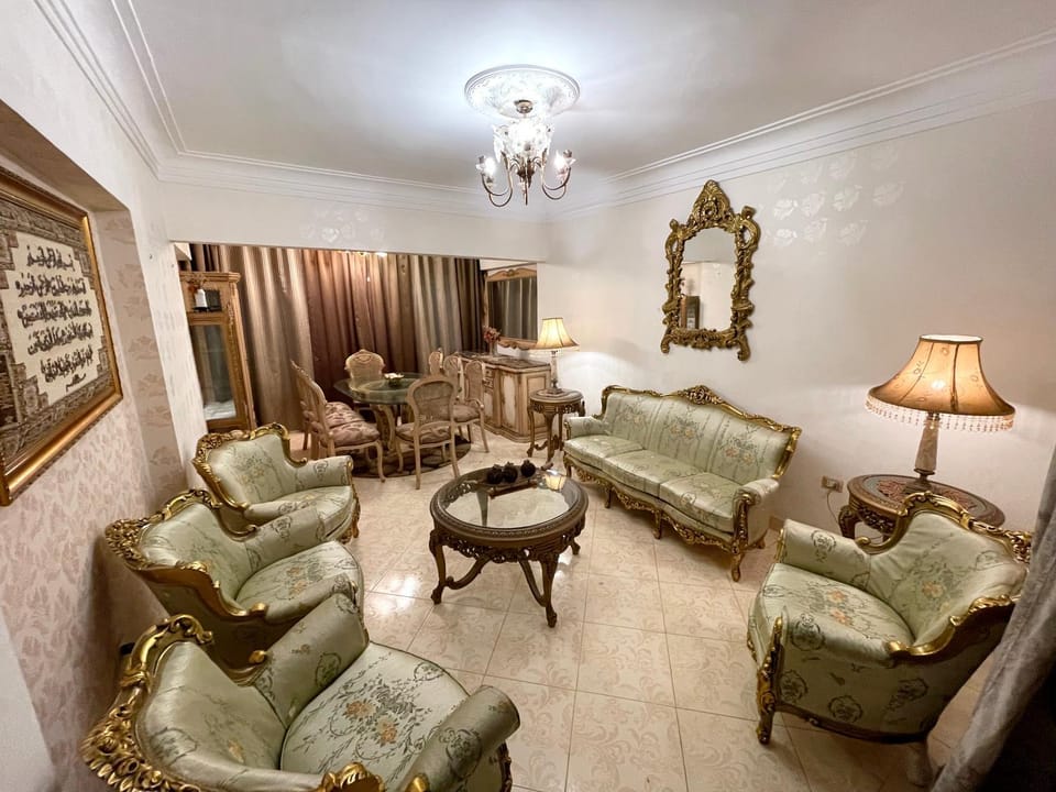 Seating area, Dining area