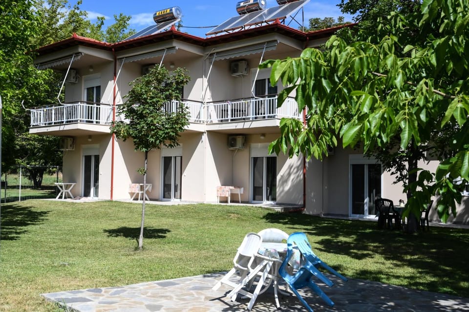Property building, Patio, Day, Natural landscape, Garden, View (from property/room), Balcony/Terrace, Balcony/Terrace, Garden view