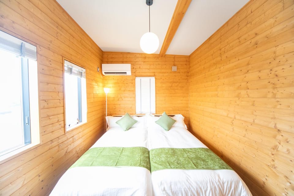 Bed, Bedroom, air conditioner
