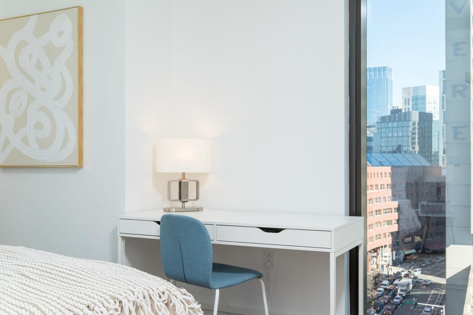 Luxury 2BR BackBay Boston Common T-station Roof Top Lounge Gym Apartment in Back Bay