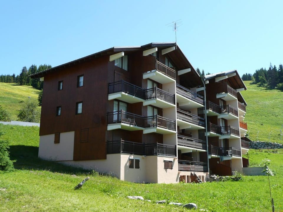 Studio cabine agréable aux Saisies, balcon sud, 5 pers - FR-1-594-315 Cabin in Villard-sur-Doron