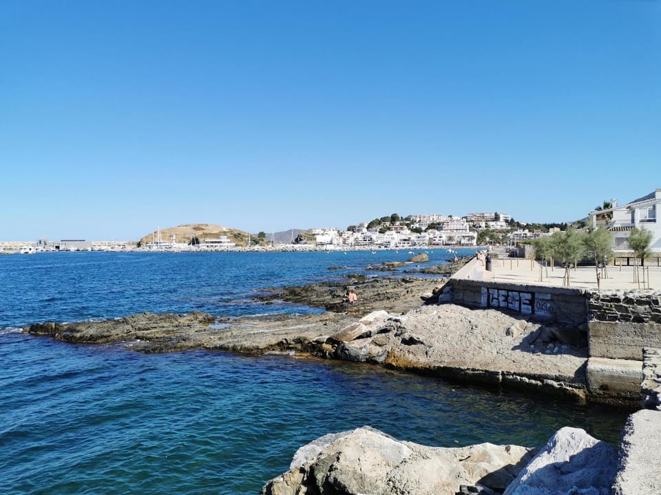 Apartamento encantador cerca de la playa con terraza en Llançà, Sant Carles - ES-89-119 Apartment in Alt Empordà