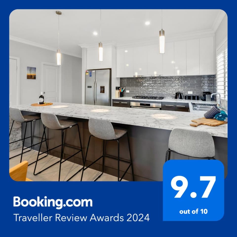 Decorative detail, Dining area, Communal kitchen, kitchen