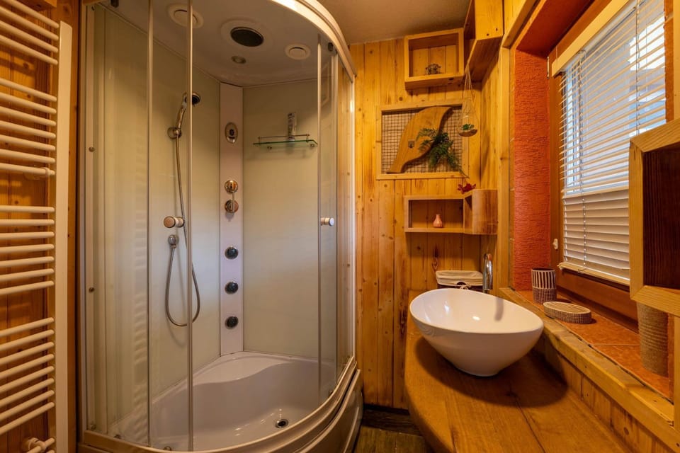 Shower, Bathroom, towels