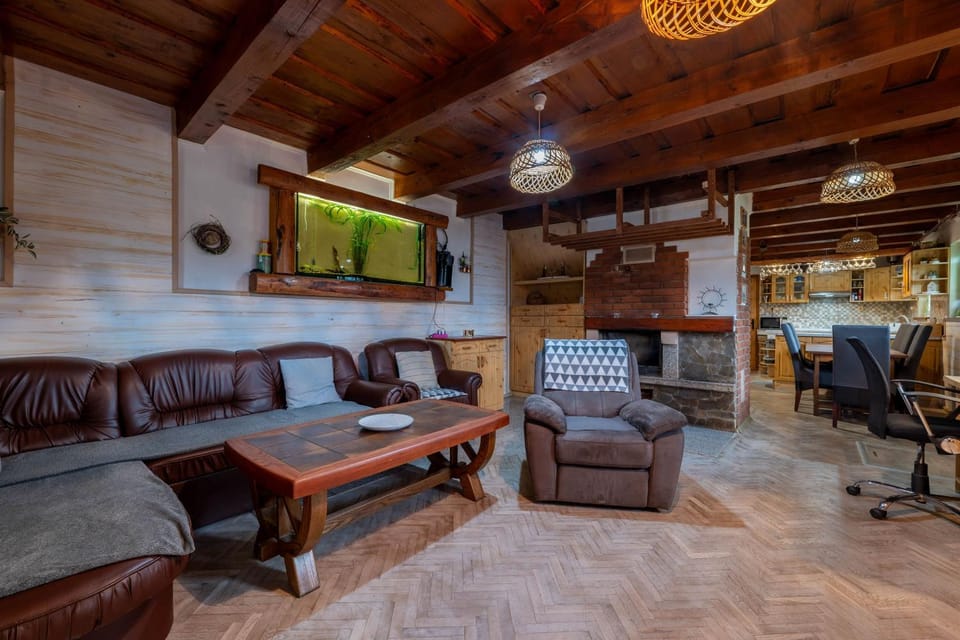TV and multimedia, Living room, Seating area, internet, internet, towels