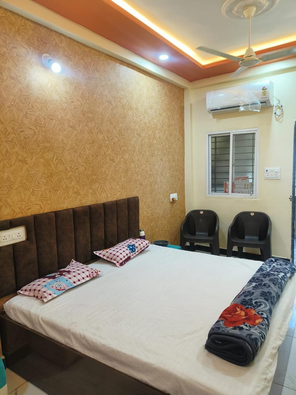 Kumkum gest house House in India