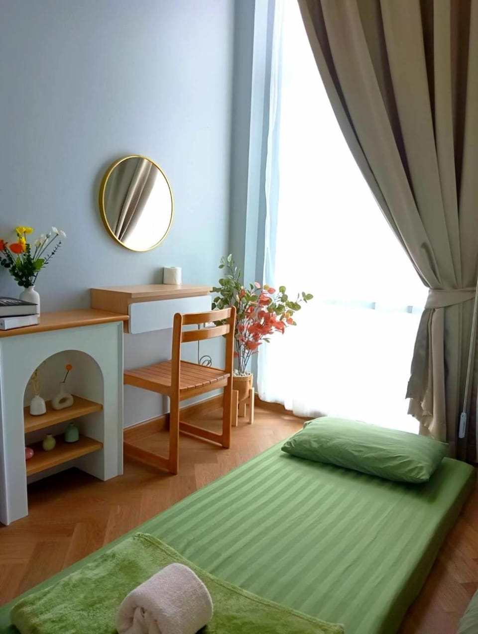 Bed, Photo of the whole room, Bedroom, hair dresser