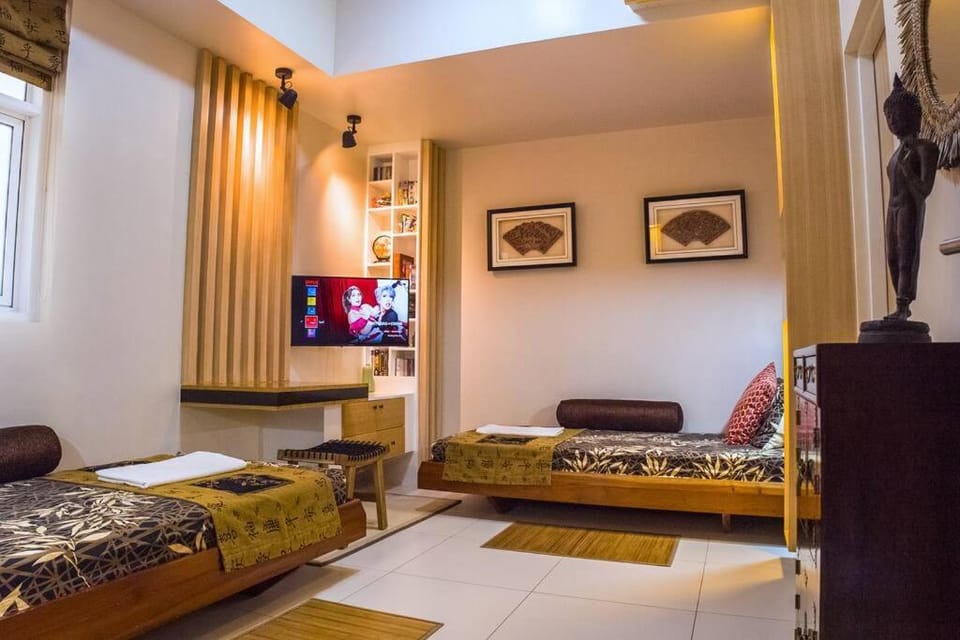 Deluxe family beach apartment with lagoon view at Pico de Loro Apartment in Nasugbu